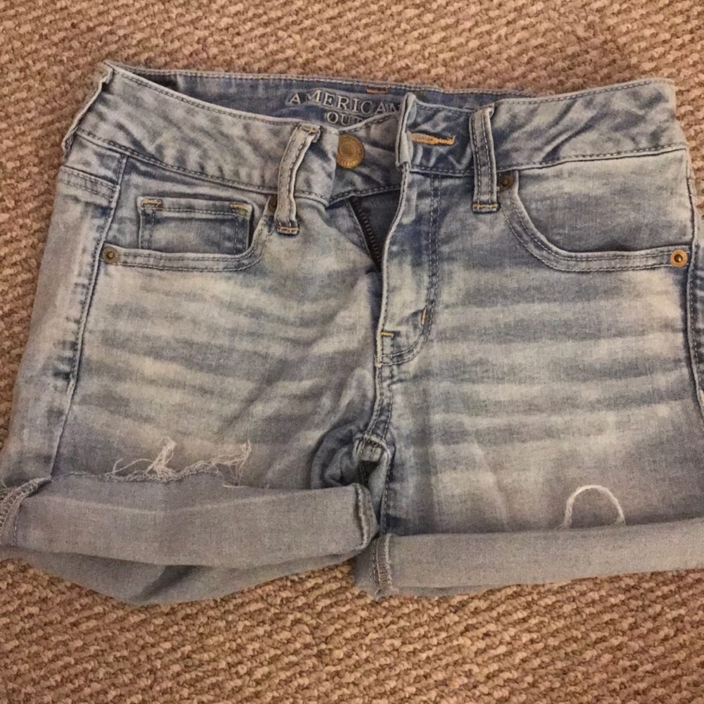 Light wash American Eagle shorts